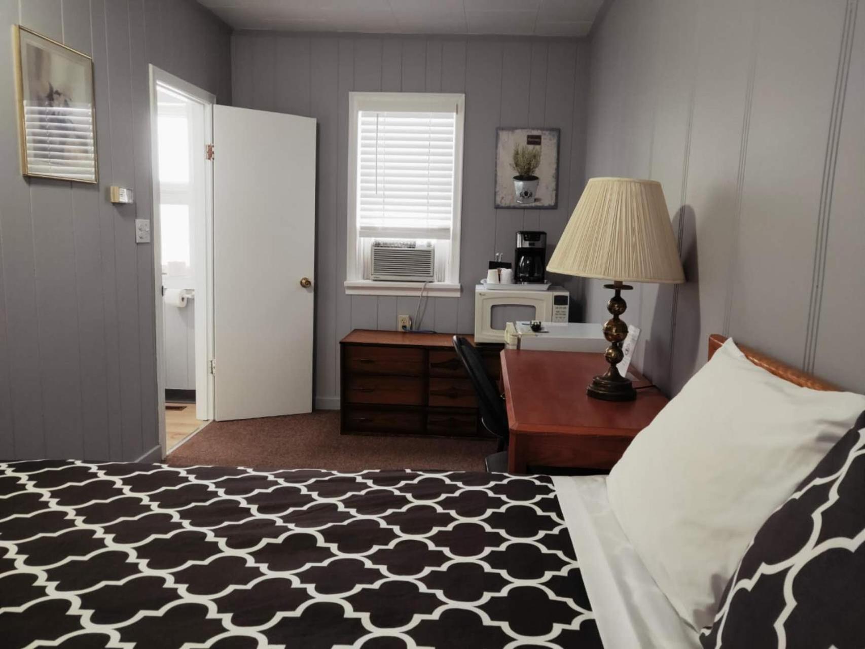 Melville Melsask Motel מראה חיצוני תמונה