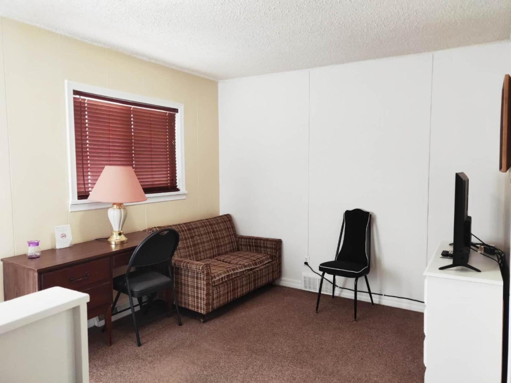 Melville Melsask Motel מראה חיצוני תמונה