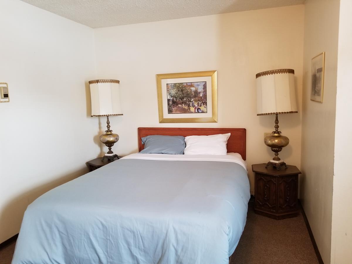 Melville Melsask Motel מראה חיצוני תמונה