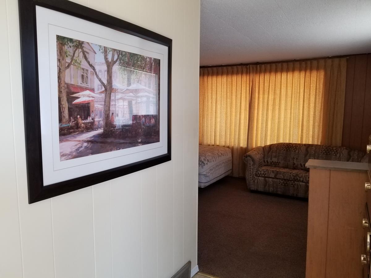 Melville Melsask Motel מראה חיצוני תמונה